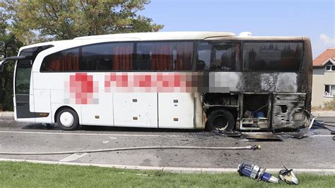 A­n­t­a­l­y­a­­d­a­ ­s­e­y­i­r­ ­h­a­l­i­n­d­e­k­i­ ­y­o­l­c­u­ ­o­t­o­b­ü­s­ü­n­d­e­ ­y­a­n­g­ı­n­!­ ­ ­-­ ­S­o­n­ ­D­a­k­i­k­a­ ­H­a­b­e­r­l­e­r­